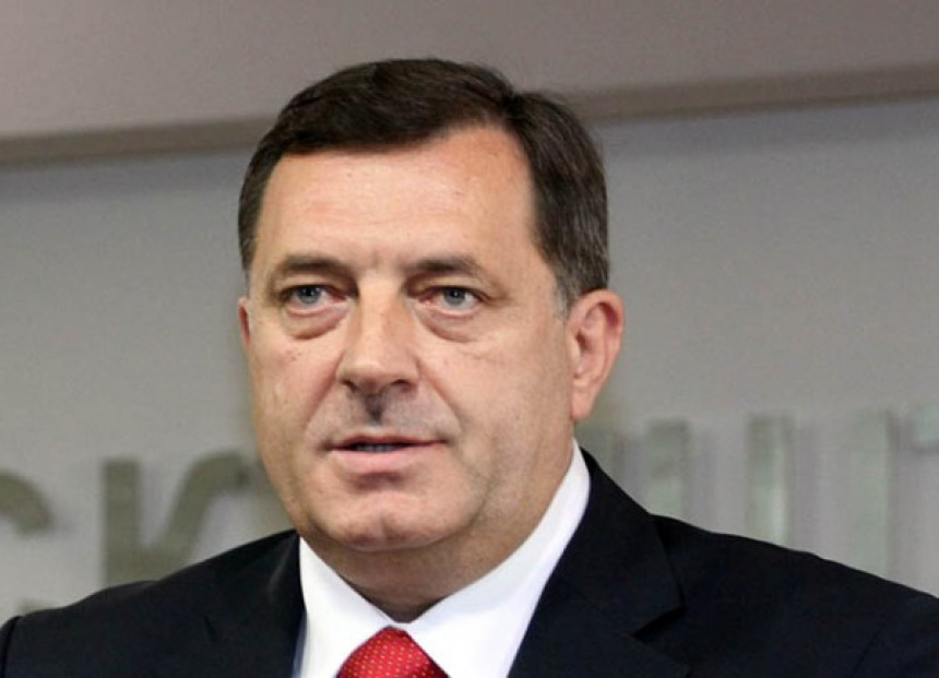 Dodik opet kritikovao ambasadore u BiH