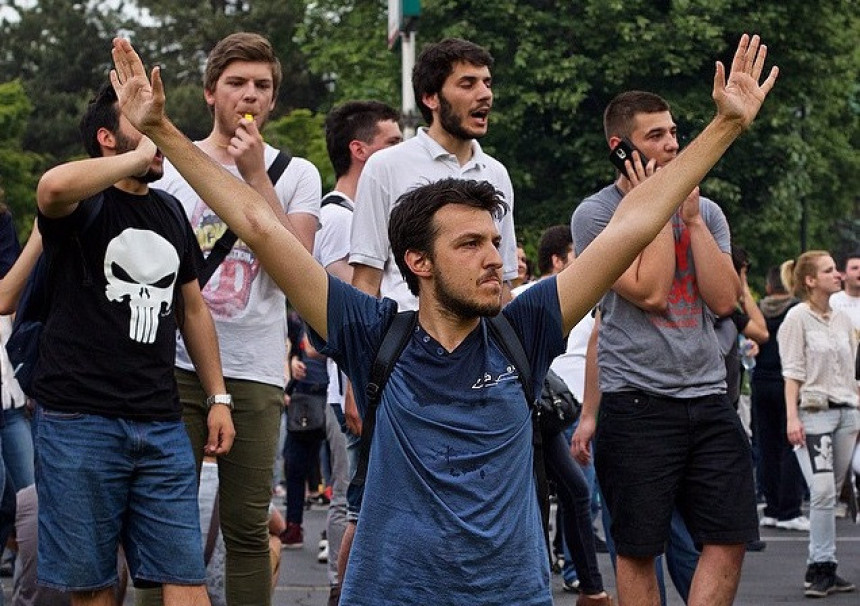 Мирни протест пред Владом у Скопљу