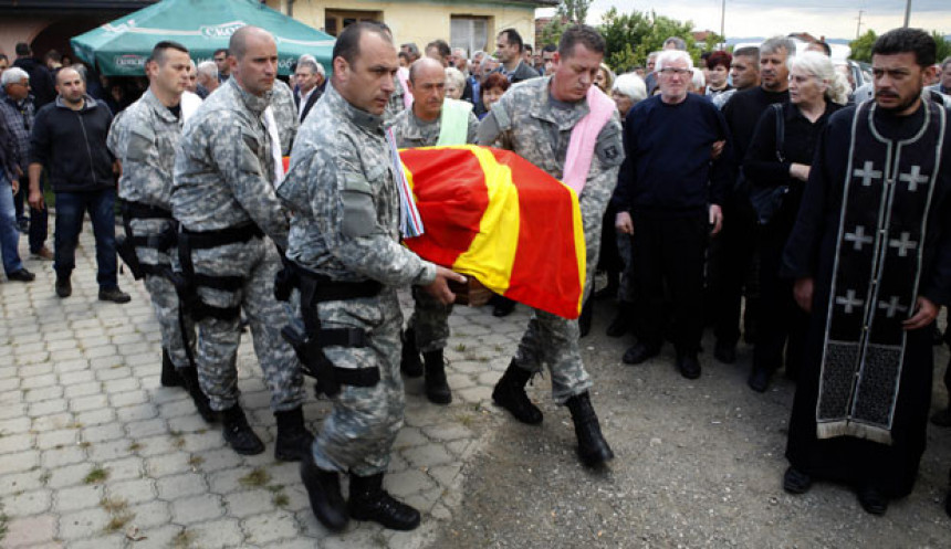 Сахрањени полицајци убијени у Куманову