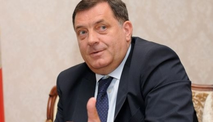 Dodik začuđen što se SDS bavio SNSD-om