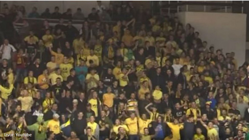 U Peći zapaljena makedonska zastava