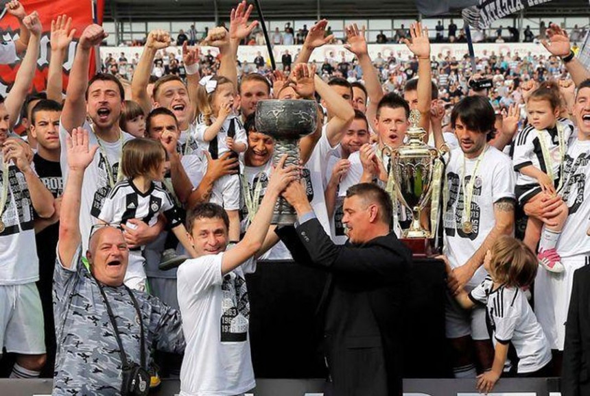 Video: Partizan dobio šampionski pehar!