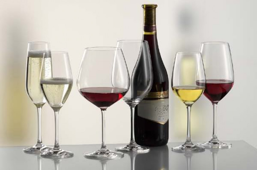 Oblik čaše utiče na brzinu ispijanja alkohola