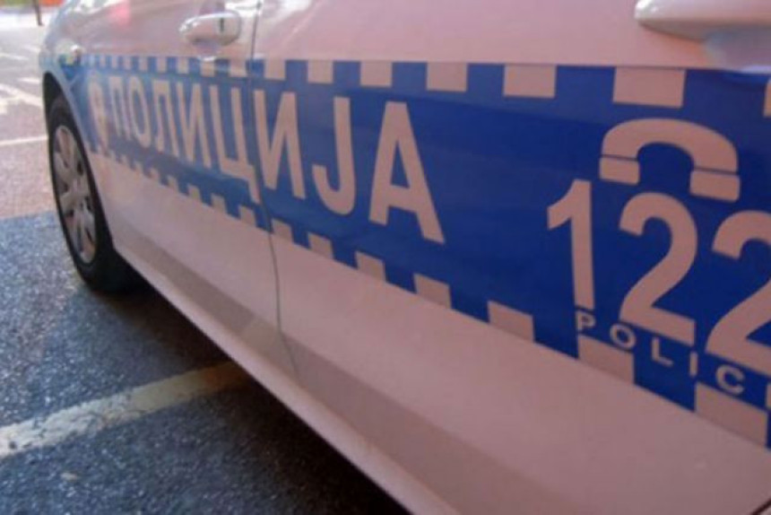 Od ekplozije oštećeni autobusi u Trnu