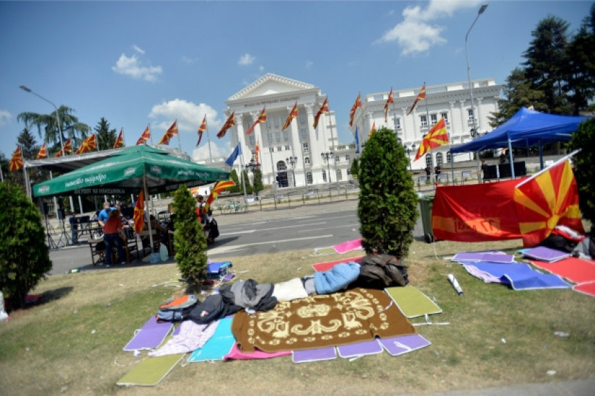 Skoplje: Nastavljeni protesti u šatorima