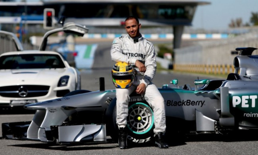 Hamilton u Mercedesu još tri godine!