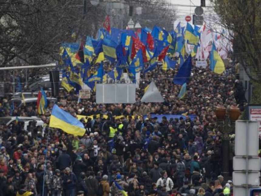Sukob demonstranata i policije u Kijevu