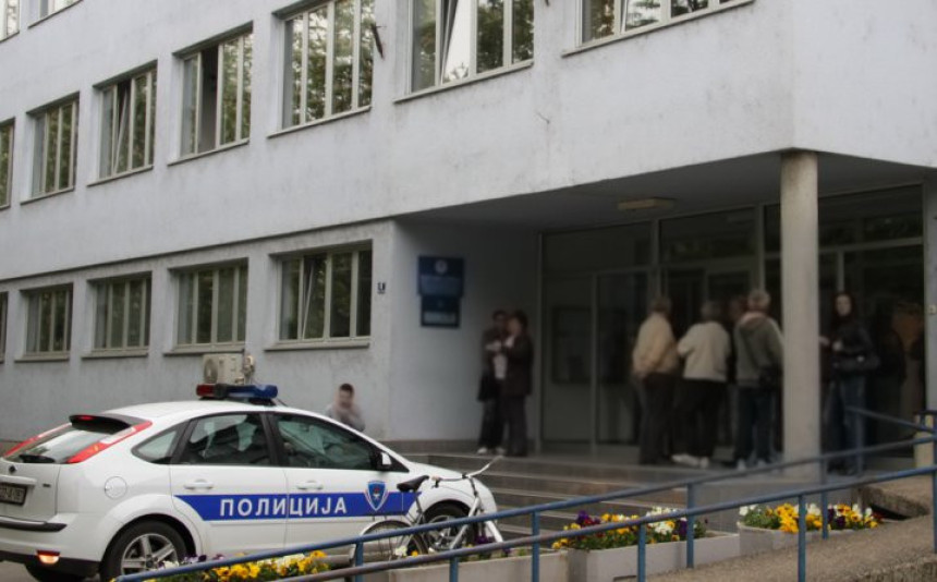 Muškarac u Prijedoru nožem ubio suprugu