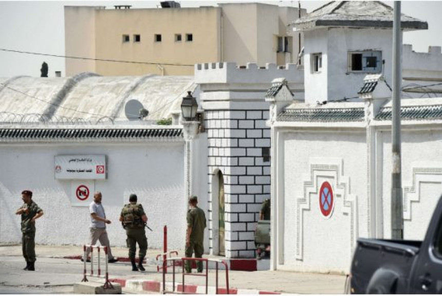 Tunis: Ubijeno sedam vojnika, ranjeno 10
