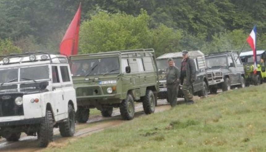 "Džipijadom" proslavili Dan mladosti