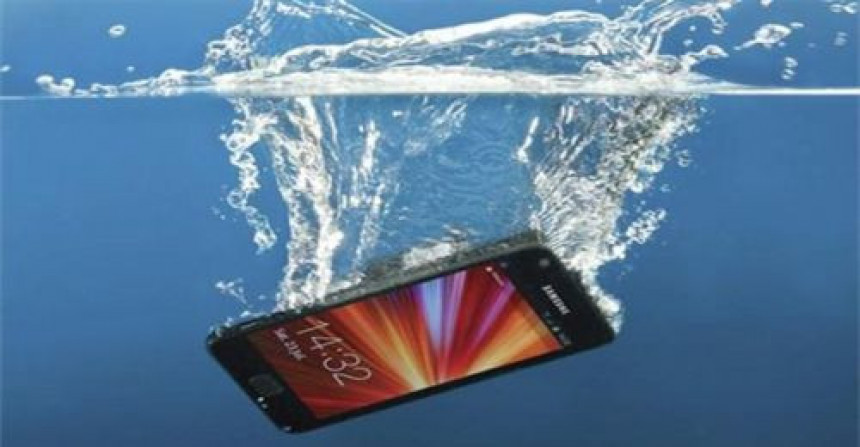Šta ako vam telefon upadne u vodu?