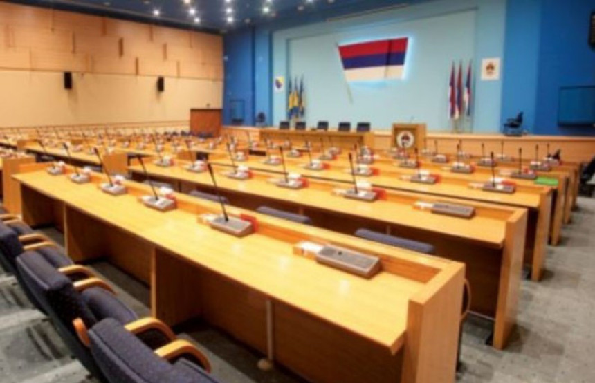 Nastavljena trka za većinom