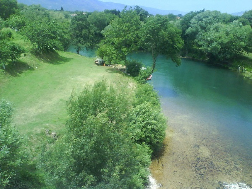 Dječaci skočili u Zetu da spasu samoubicu