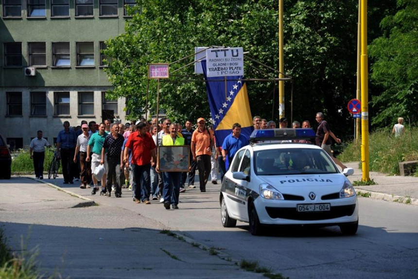 Протест радника у Тузли