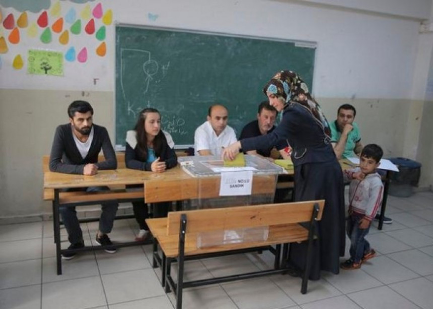 Izbori u Turskoj, tuča na biralištu