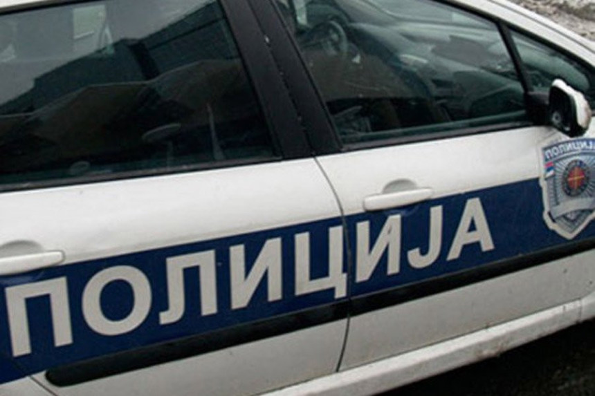 Teslić: Povrijeđen vozač i suvozač