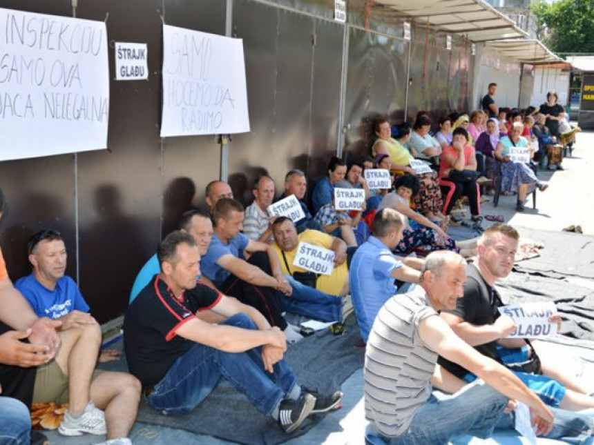 Протест пијачних трговаца у Живиницама