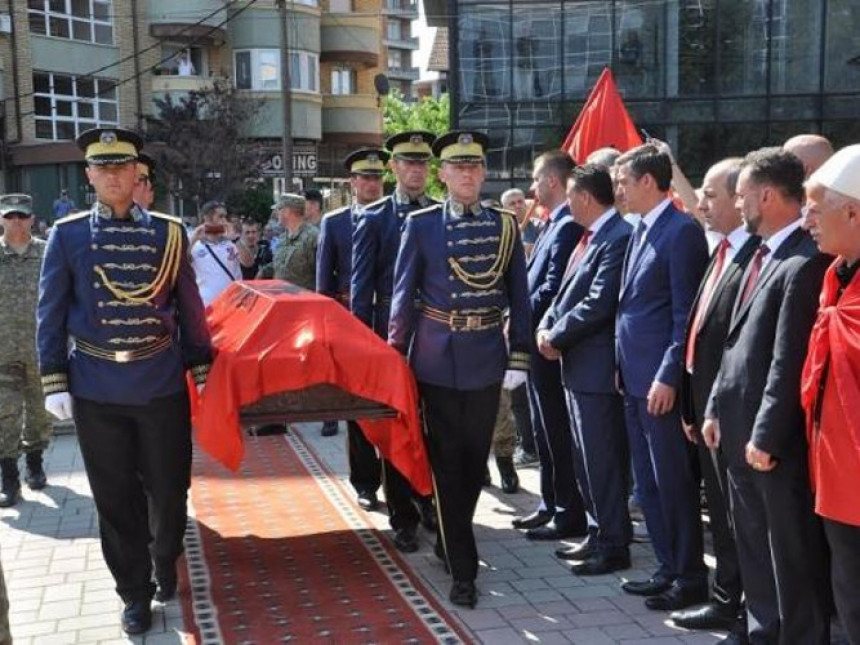 Borac za "veliku Albaniju" sahranjen pored srpske crkve