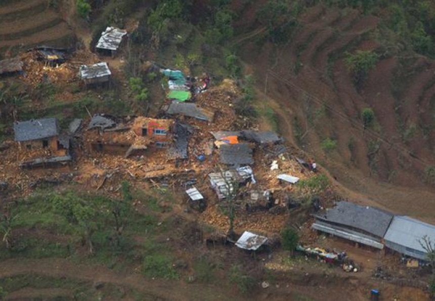 Odron zatrpao sela, 24 osobe poginule