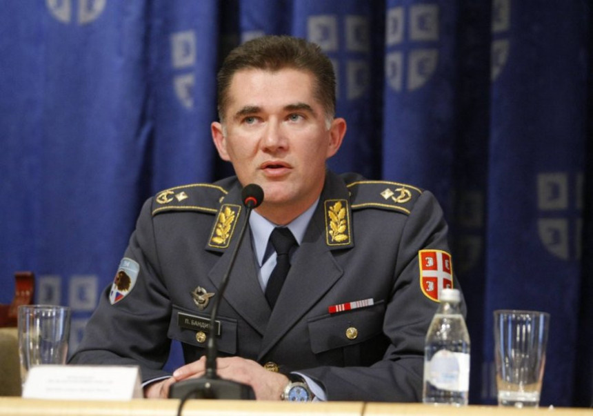 Policajac životno ugrožen, general nepovrijeđen