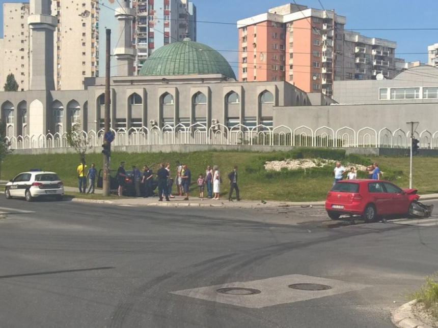 Шест особа повријеђено у удесу у Сарајеву