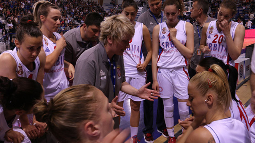 EP: Ruski ''šamar'' Srpkinjama za ''spuštanje na zemlju''!