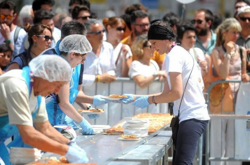 Rekord: Italijani ispekli kilometar i po pice