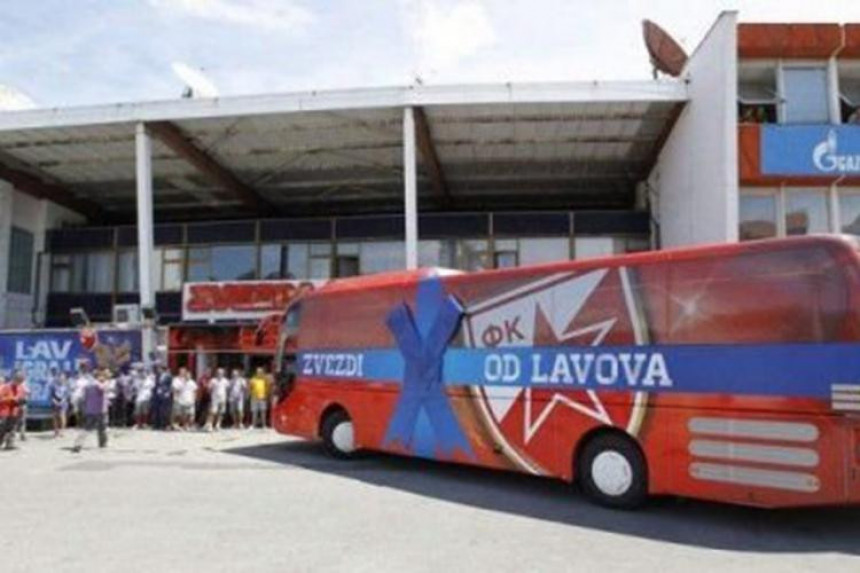 Navijači iz Hrvatske kamenovali autobus Crvene zvezde