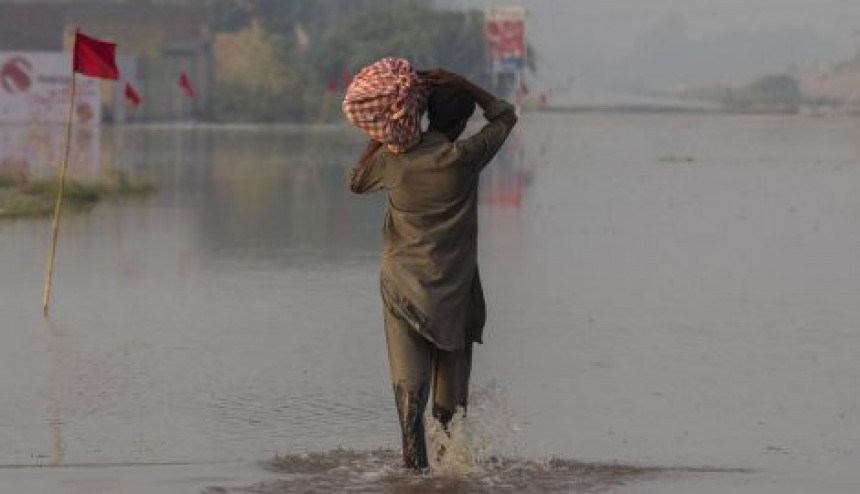 Више од 120 људи умрло од врућине у Пакистану
