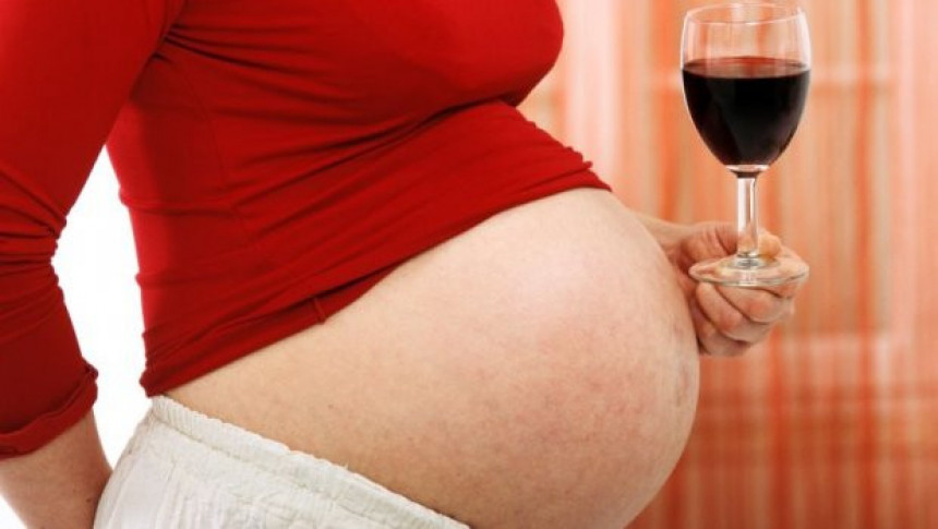 Alkohol štetan već u najranijoj fazi trudnoće