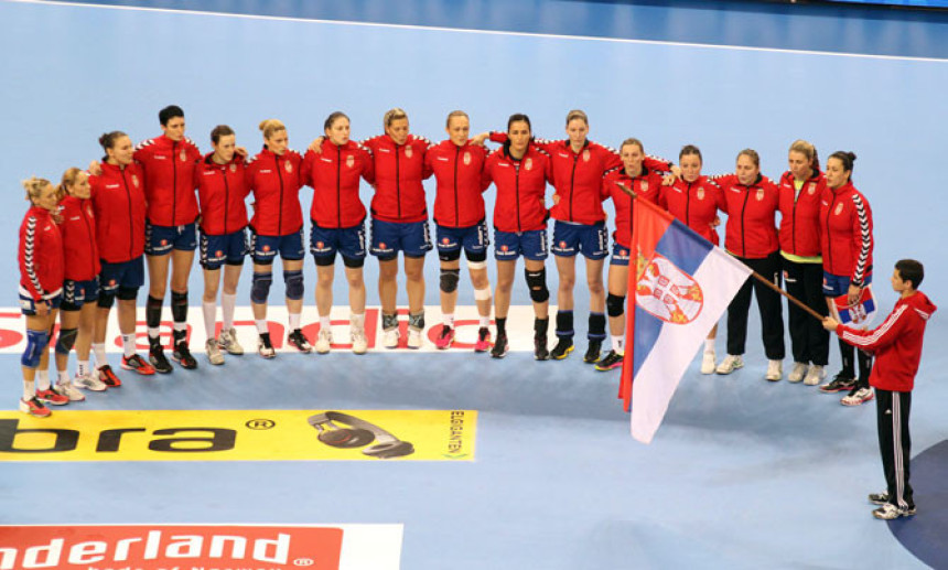 SP: Srpkinje sa Crnogorkama i Dankinjama u grupi!