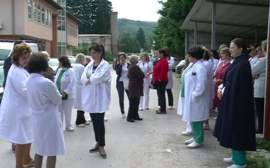 Radnici Bolnice Istočno Sarajevo ponovo pred kapijom