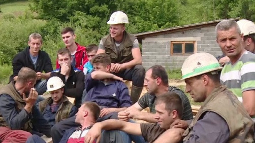 Travnik: Rudari počeli da izlaze iz jame