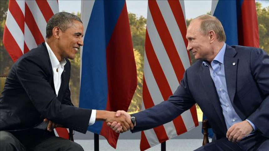 Путин честитао Обами Дан независности