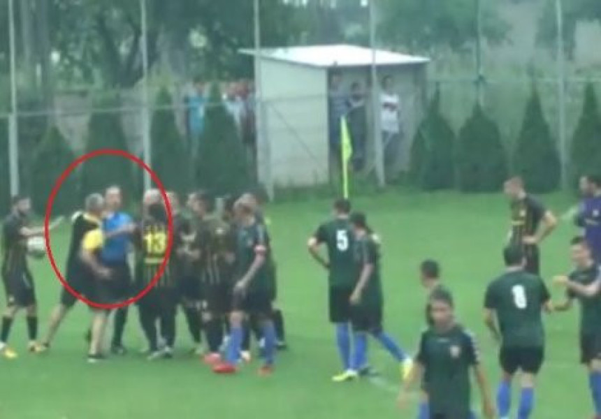 Video: Rumunski trener nokautirao fudbalskog sudiju!