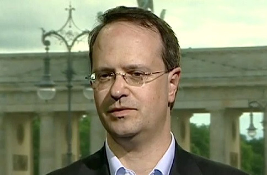 "Vučić da prestane da podržava Dodika"