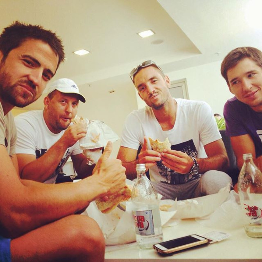 Roštilj za srećan put u Argentinu!