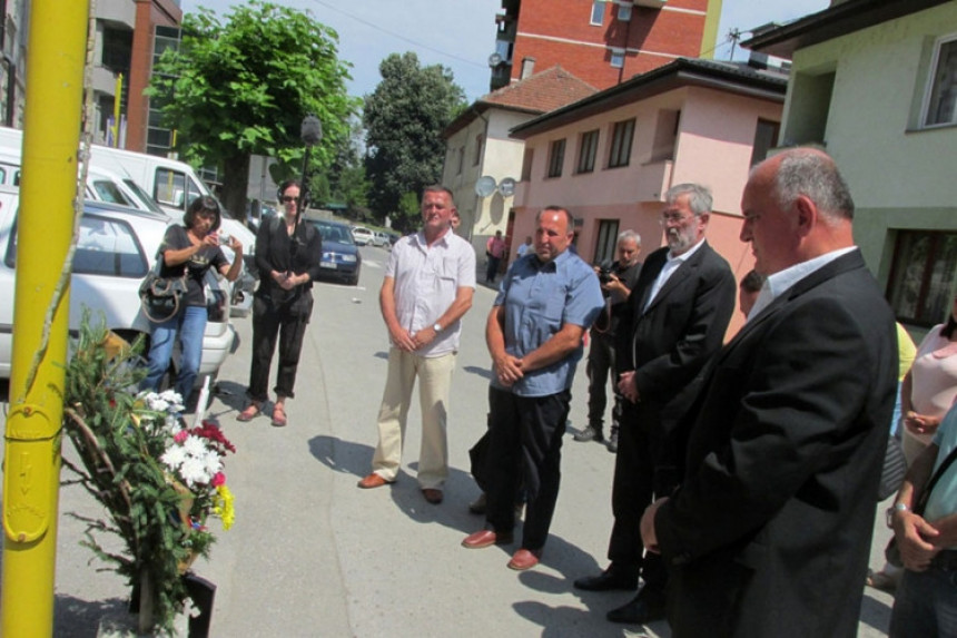 Сребреница: Прислужене свијеће за убијене Србе 