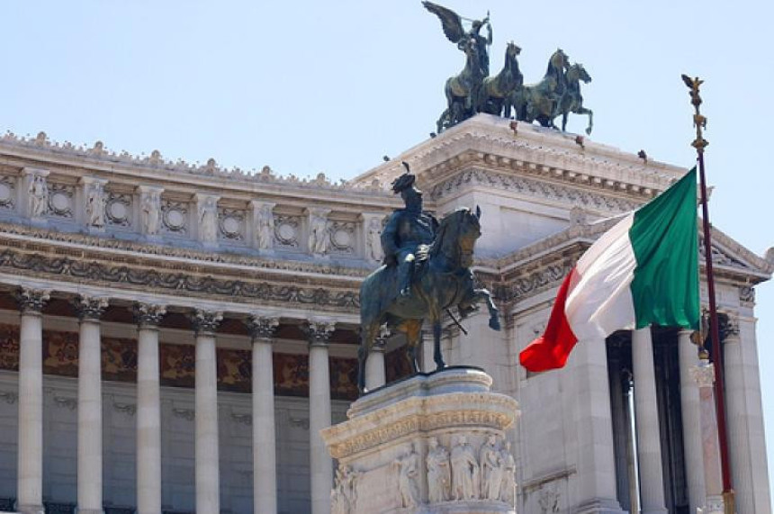 "Nova Grčka" - Italijanski dug skače