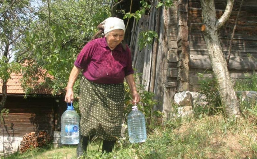 Na Manjači danima žedni i ljudi i stoka