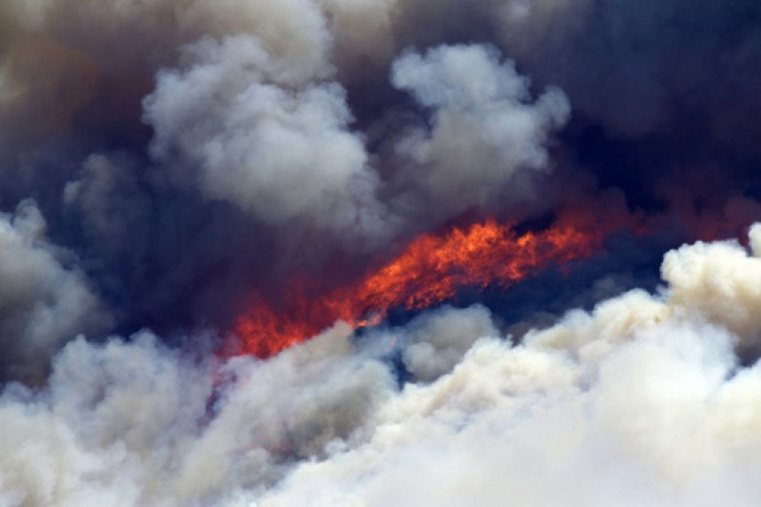 Грчка: Букти шумски пожар на Пелопонезу