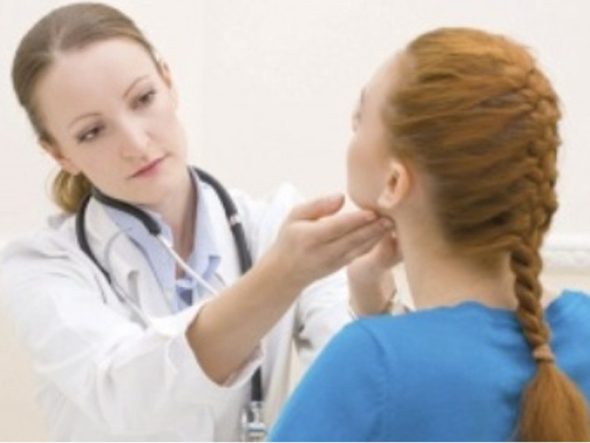 Simptomi sunčanice kod većeg broja ljudi