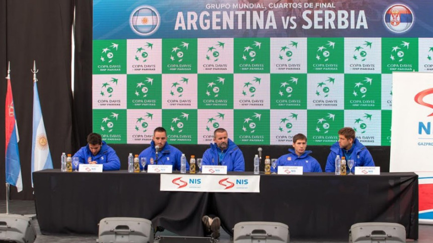 DK: Au, ala je ''prštalo'' na presu Argentina - Srbija!