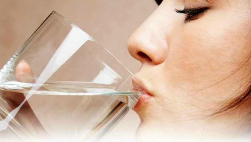 Zašto je VEOMA važno ljeti piti mnogo vode?