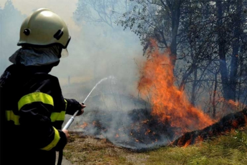 U Hercegovini i dalje traje borba sa vatrom