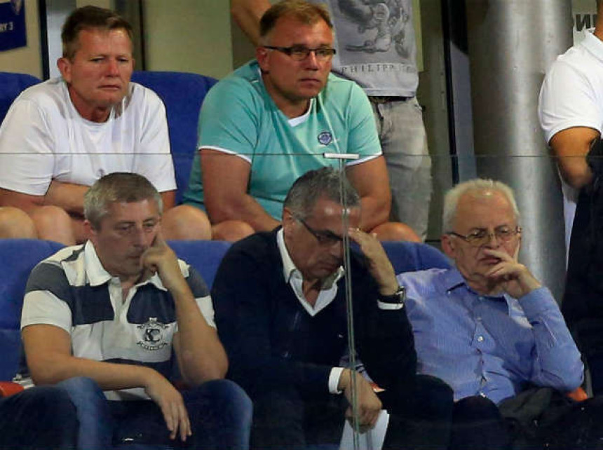 Када је и Терзићу тешко да гледа овакву Звезду...
