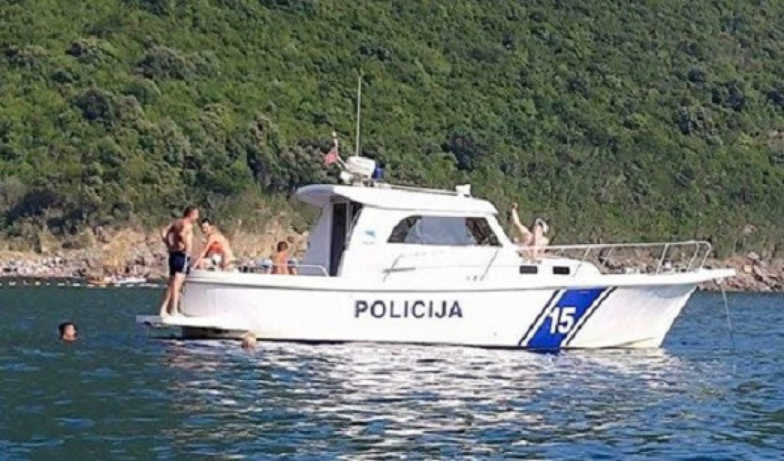 Crnogorski policajci previše se opustili