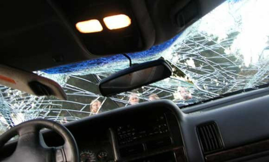 Jedno lice poginulo, tri teško povrijeđena