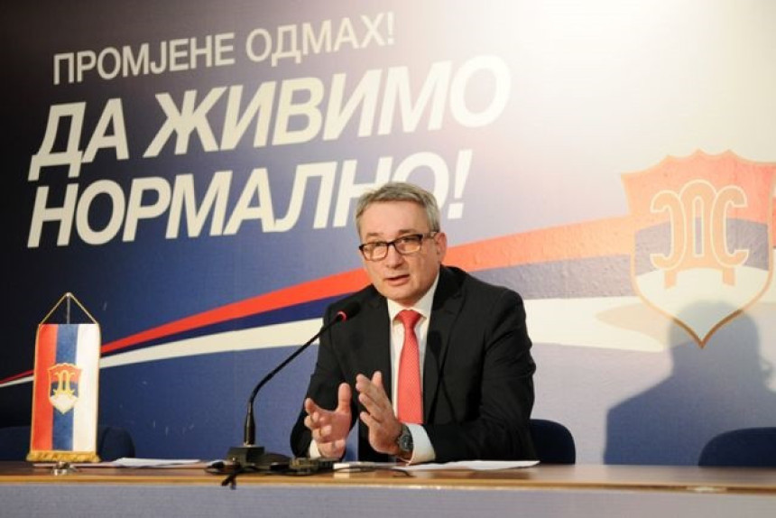 Bosić: Dodik u Vučiću traži izlaznu strategiju!