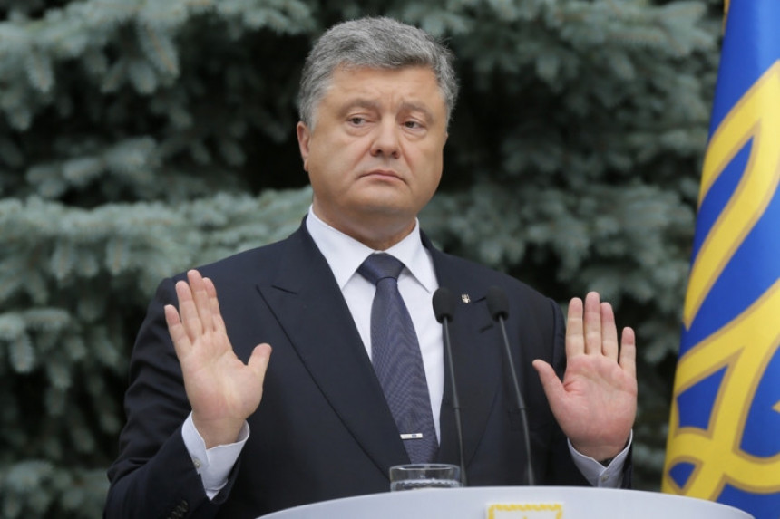 Dok Ukrajina propada, Porošenkov biznis cvjeta, a rastu i oligarsi